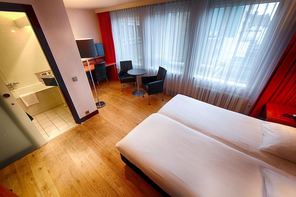 Hotel Leonardo Center 4*