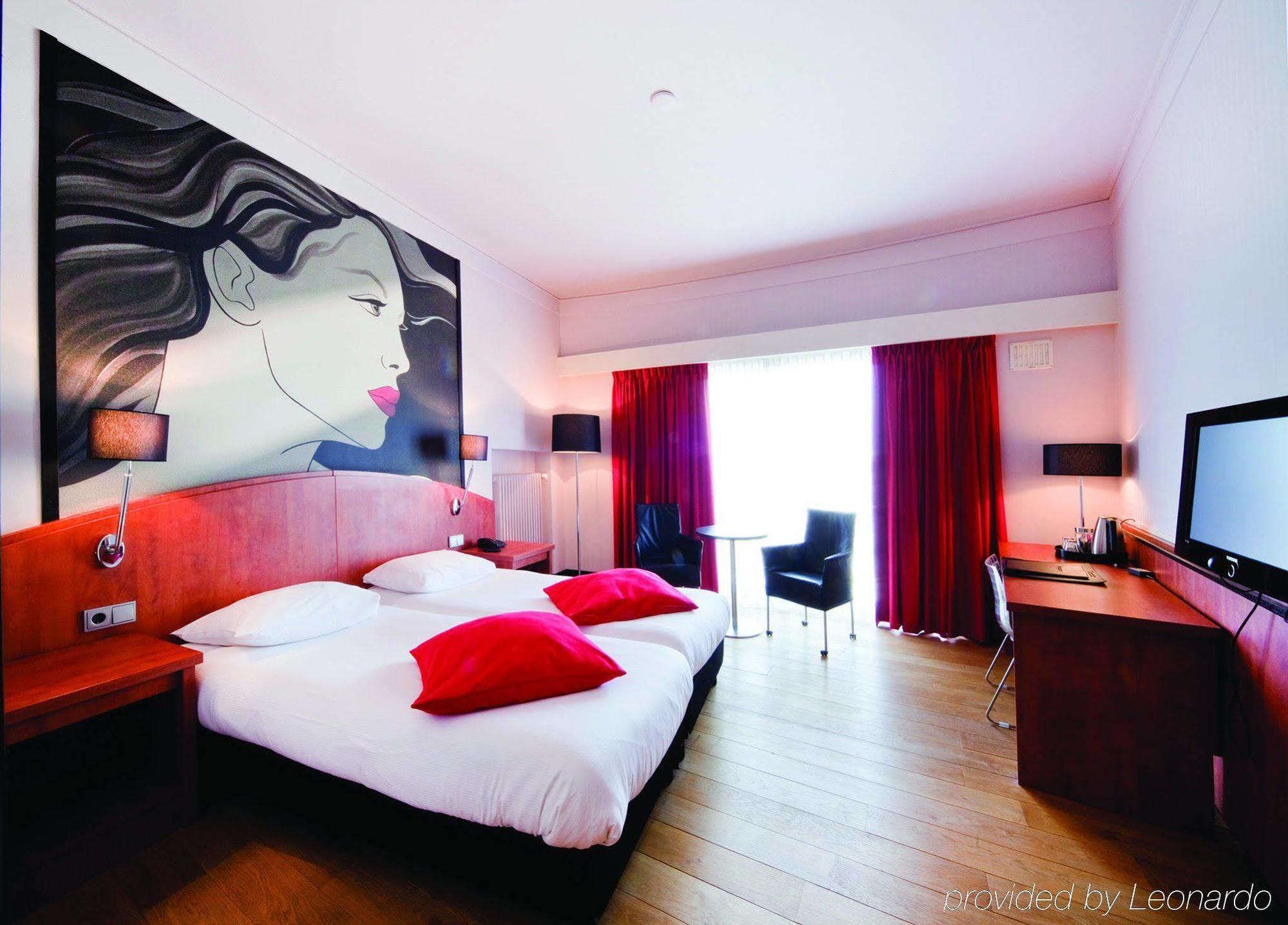 Leonardo Center 4*